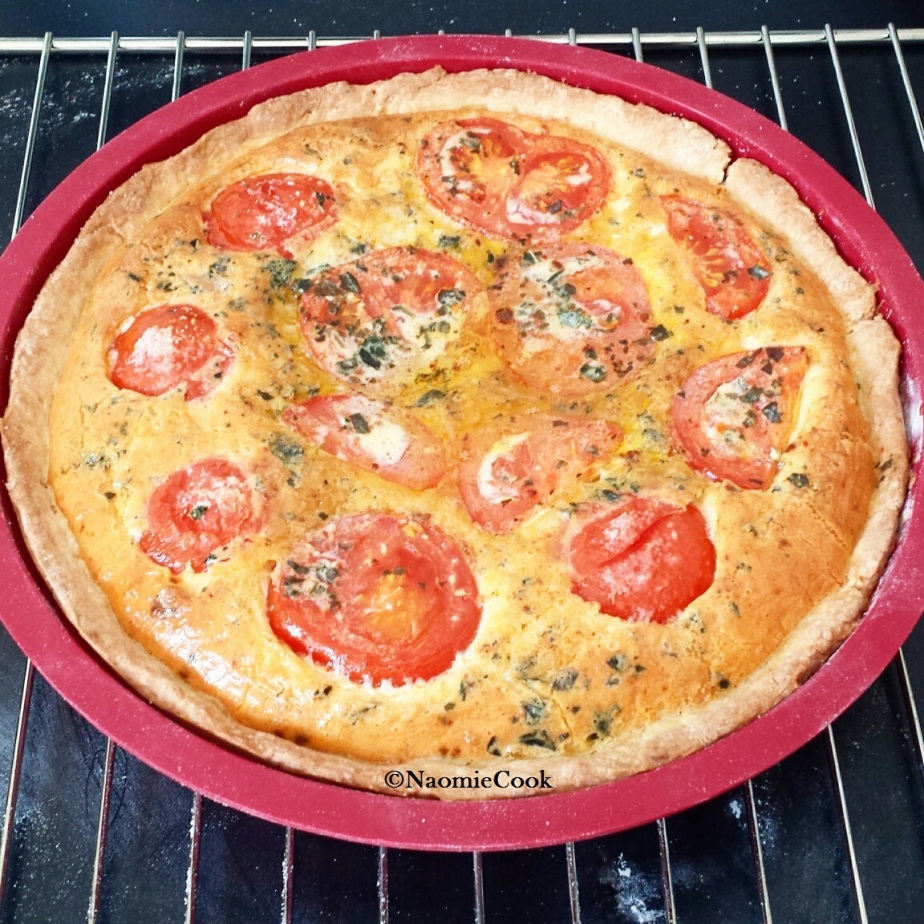 Quiche italienne ! Tomate, mozzarella, thon et sauce pistou – Naomiecook